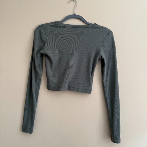 Dynamite Ribbed Crew Neck Crop Top - Picture 2 of 3